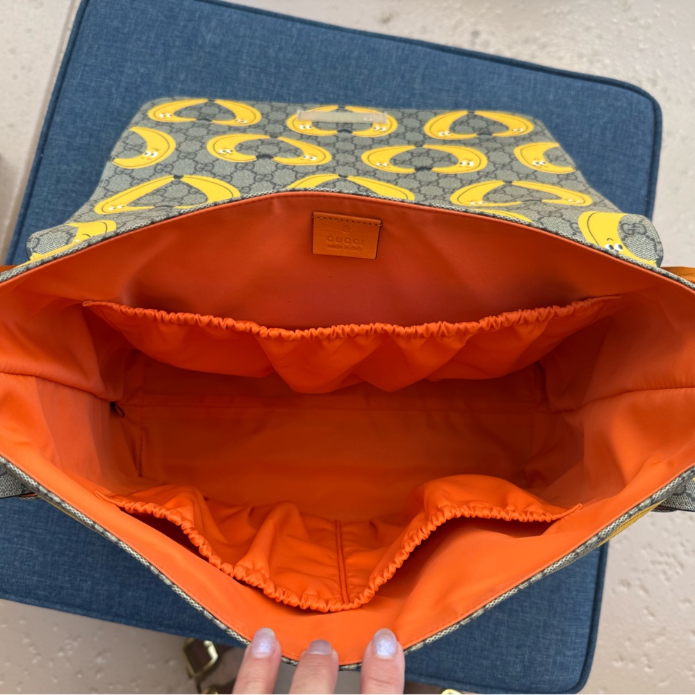 Gucci Banana Diaper Bag- VERY RARE ❤️ - Picture 8 of 15